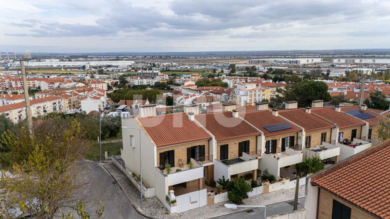 Moradia T4 para Venda em Castanheira do Ribatejo e Cachoeiras Foto 43