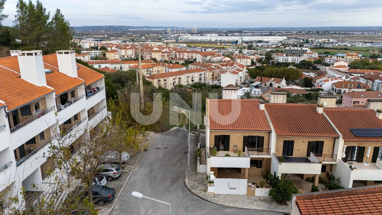 Moradia T4 para Venda em Castanheira do Ribatejo e Cachoeiras Foto 44