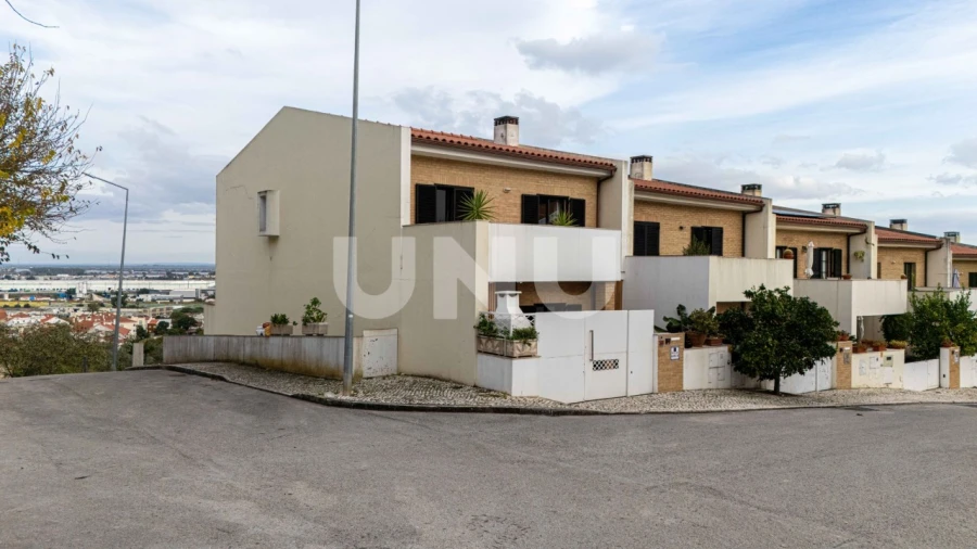 Moradia T4 para Venda em Castanheira do Ribatejo e Cachoeiras Foto 41