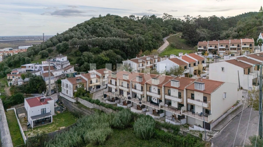 Moradia T4 para Venda em Castanheira do Ribatejo e Cachoeiras Foto 49