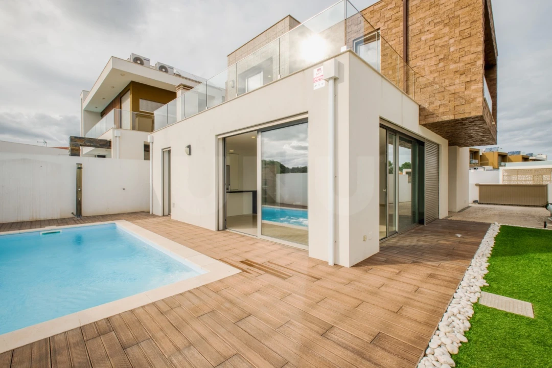 Moradia T3 para Venda em Tornada e Salir do Porto Foto 1