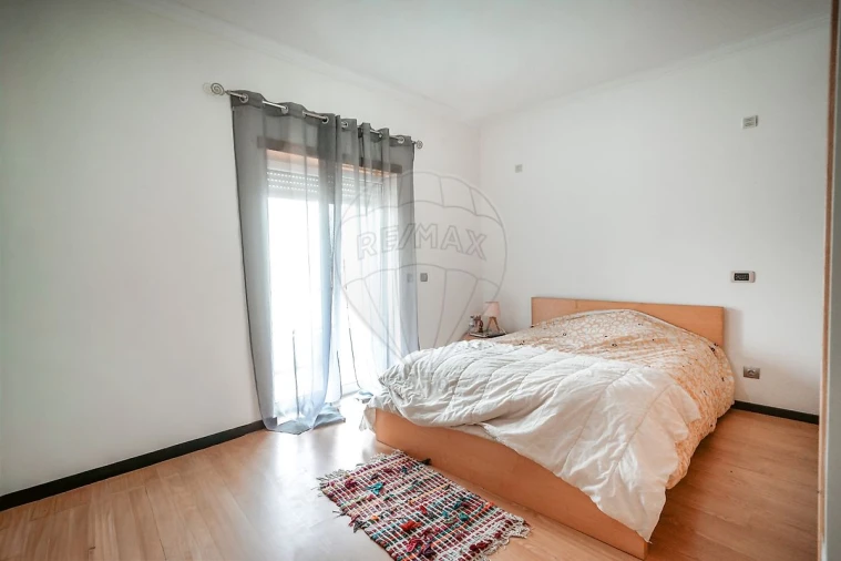 Moradia T4 para Venda em Vale de Santarem Foto 17