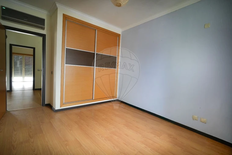 Moradia T4 para Venda em Vale de Santarem Foto 13