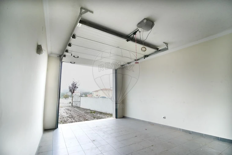 Moradia T4 para Venda em Vale de Santarem Foto 20