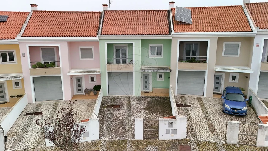 Moradia T4 para Venda em Vale de Santarem Foto 25