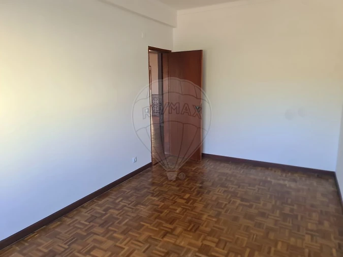Apartamento T3 para Arrendamento em Cartaxo e Vale da Pinta Foto 8