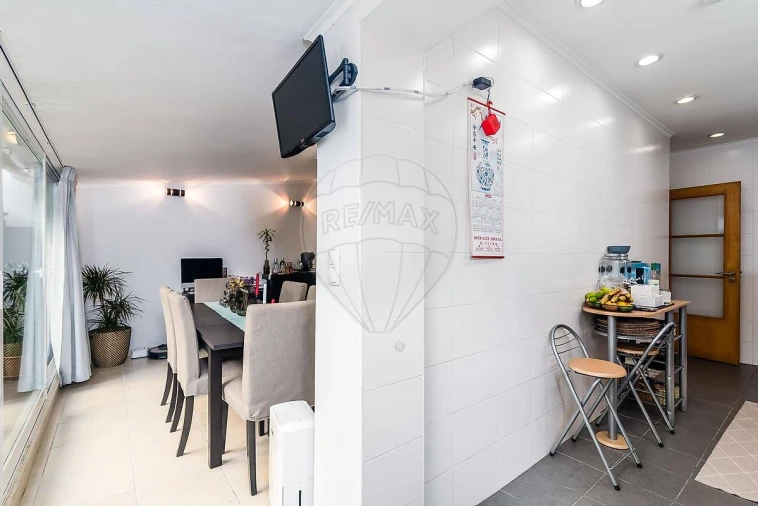 Apartamento T2 para Venda em Queluz e Belas Foto 5