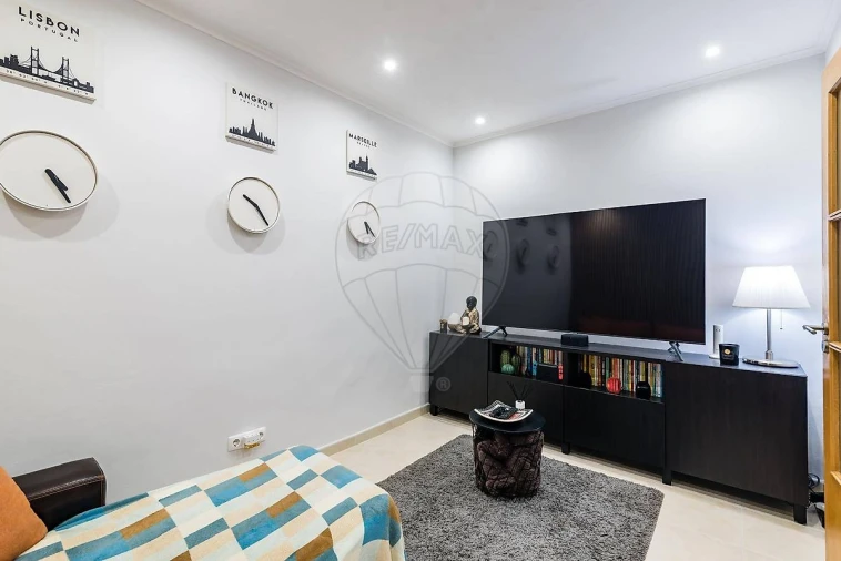 Apartamento T2 para Venda em Queluz e Belas Foto 12