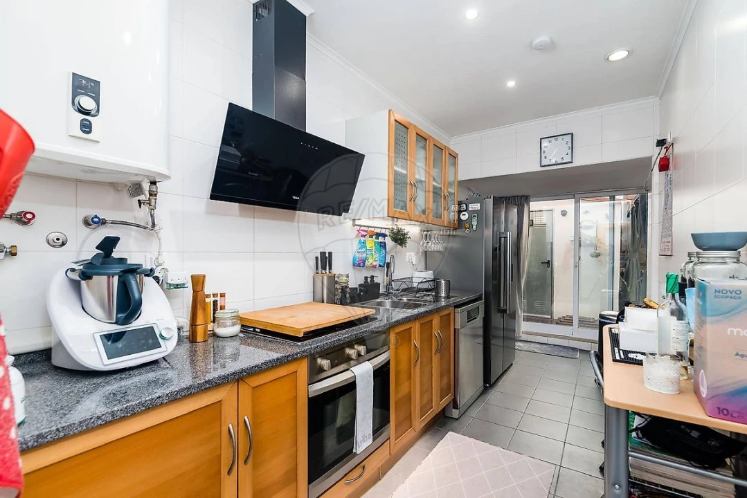 Apartamento T2 para Venda em Queluz e Belas Foto 1