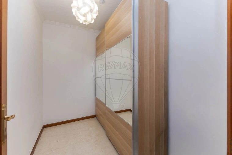 Apartamento T1 para Venda em Oliveira do Douro Foto 19