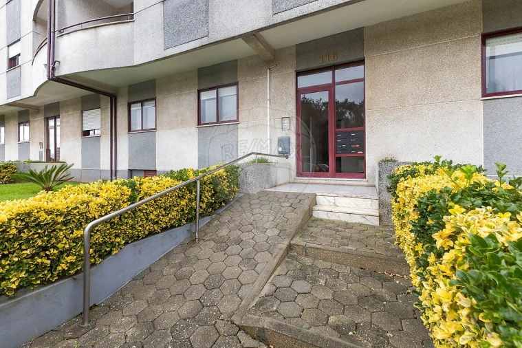 Apartamento T1 para Venda em Oliveira do Douro Foto 6