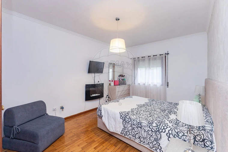 Apartamento T1 para Venda em Oliveira do Douro Foto 21