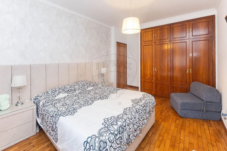 Apartamento T1 para Venda em Oliveira do Douro Foto 23