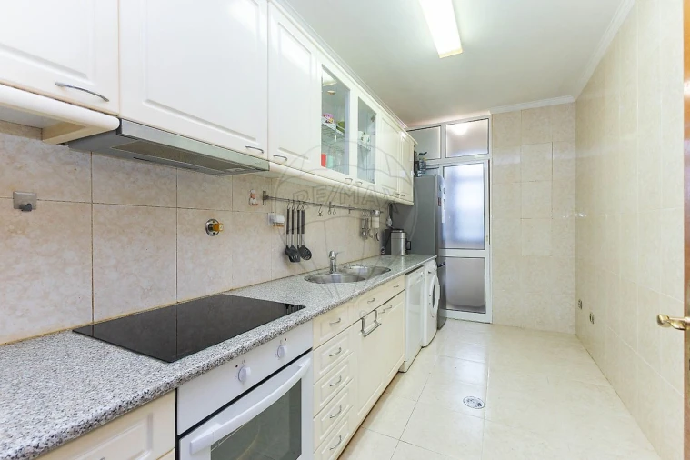 Apartamento T1 para Venda em Oliveira do Douro Foto 15