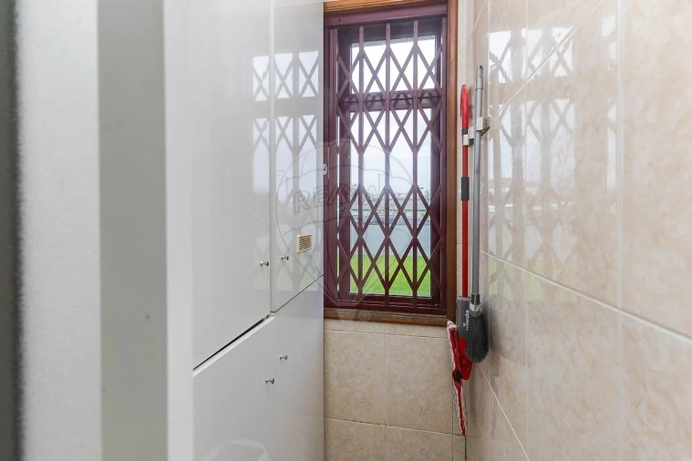 Apartamento T1 para Venda em Oliveira do Douro Foto 18