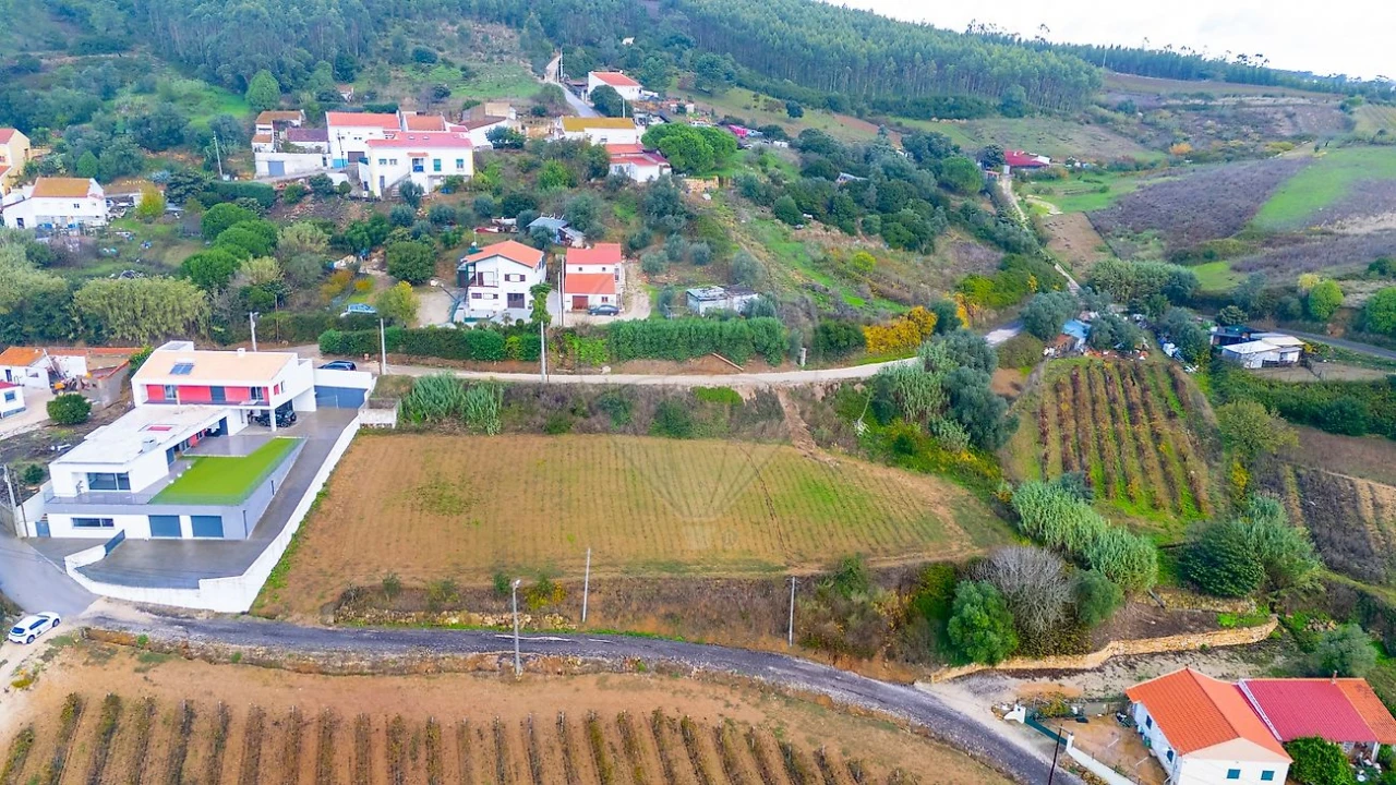 Terreno para Venda em Carvoeira e Carmões Foto 4