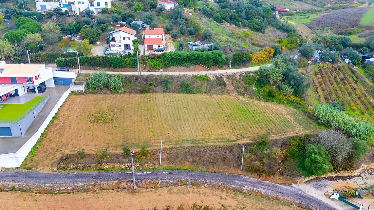 Terreno para Venda em Carvoeira e Carmões Foto 8