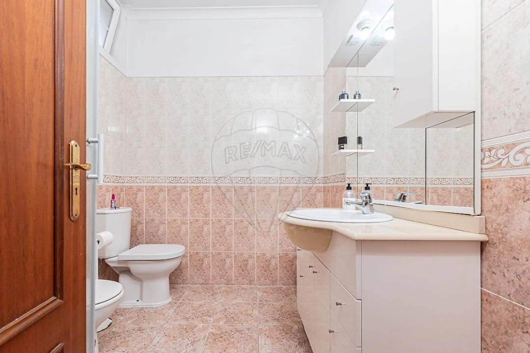 Moradia T5 para Venda em Santa Maria, São Pedro e Matacães Foto 16