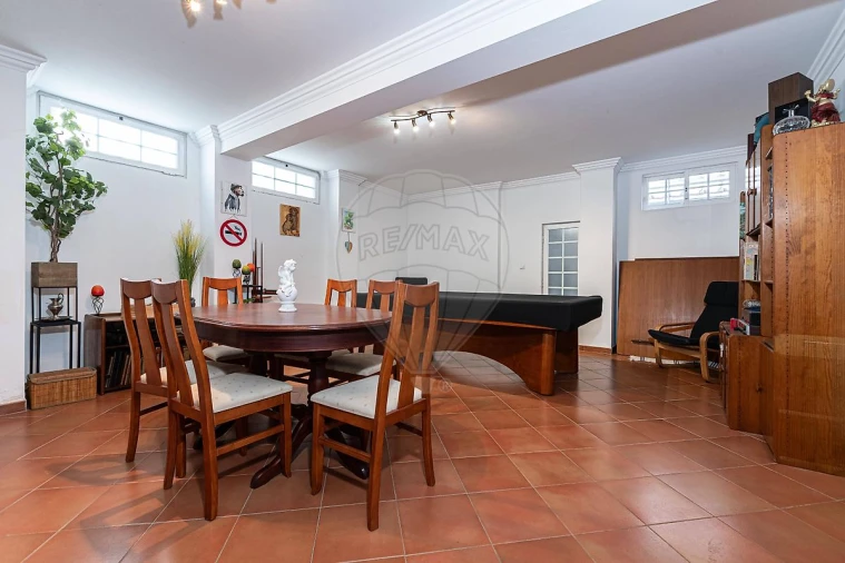 Moradia T5 para Venda em Santa Maria, São Pedro e Matacães Foto 28