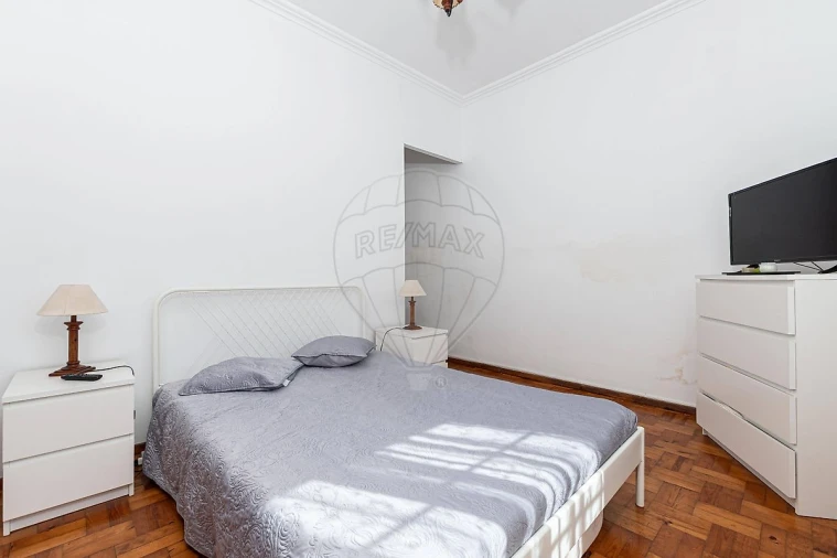 Moradia T5 para Venda em Santa Maria, São Pedro e Matacães Foto 9