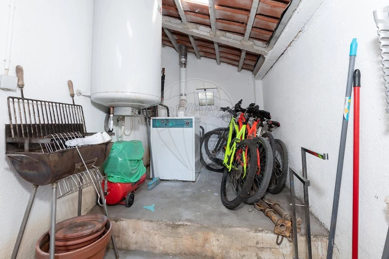 Moradia T5 para Venda em Santa Maria, São Pedro e Matacães Foto 38