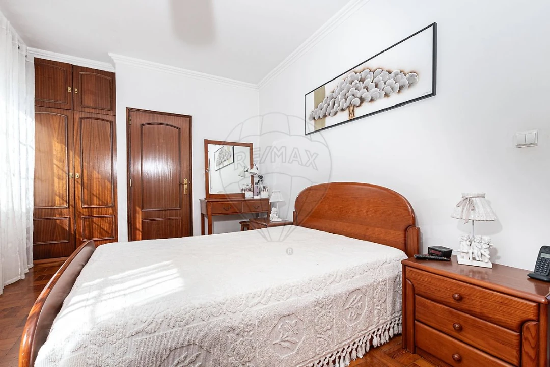 Moradia T5 para Venda em Santa Maria, São Pedro e Matacães Foto 8