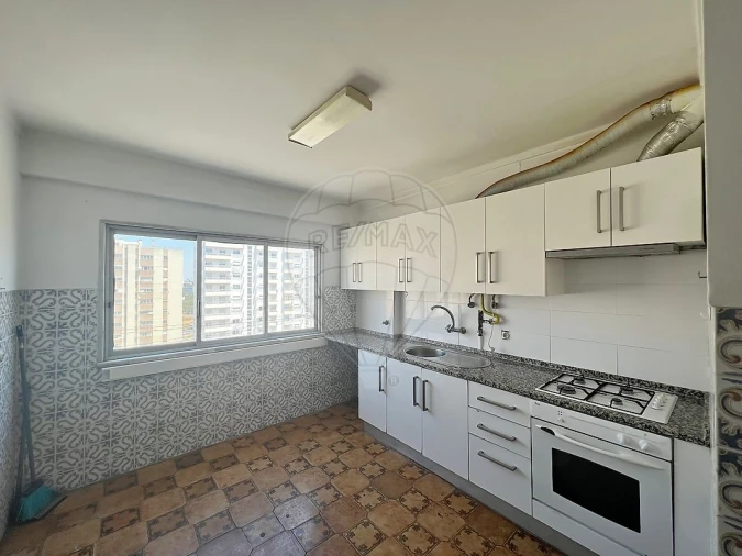 Apartamento T3 para Venda em Carregado e Cadafais