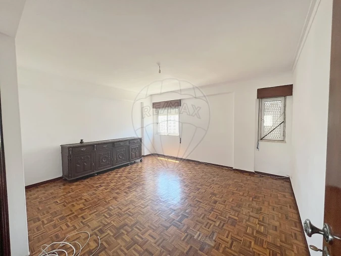 Apartamento T3 para Venda em Carregado e Cadafais Foto 9
