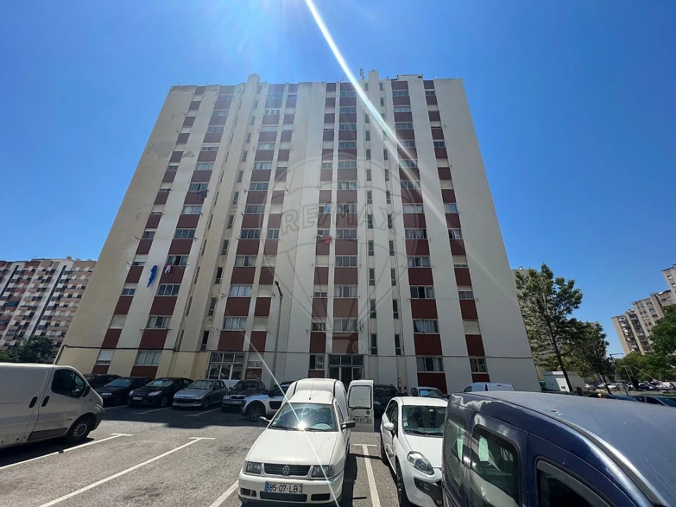 Apartamento T3 para Venda em Carregado e Cadafais Foto 17