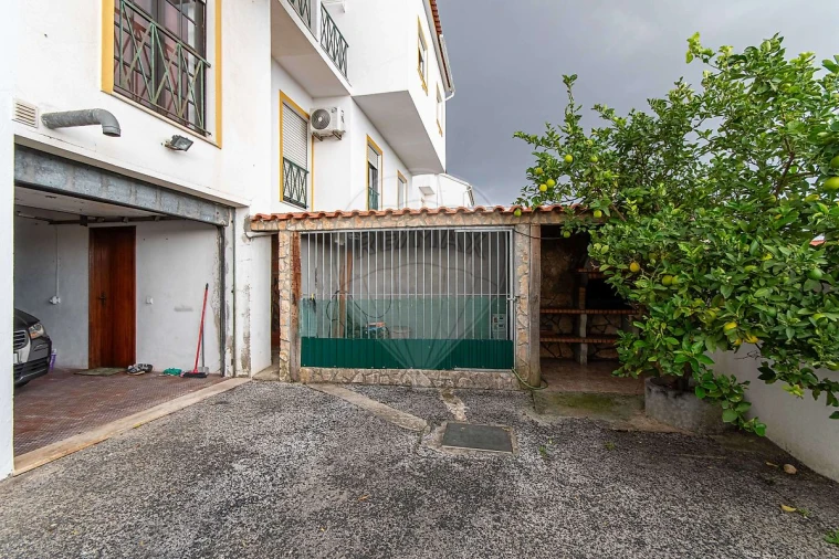 Moradia T3 para Venda em Alenquer (Santo Estêvão e Triana) Foto 3