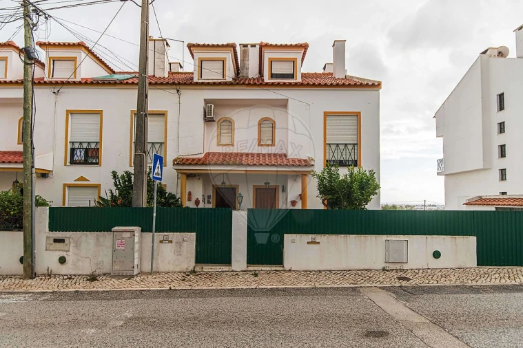 Moradia T3 para Venda em Alenquer (Santo Estêvão e Triana)