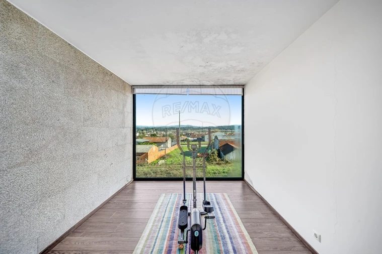 Moradia T5 para Venda em Fermentelos Foto 23