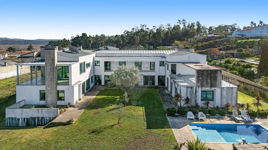 Moradia T5 para Venda em Fermentelos Foto 26