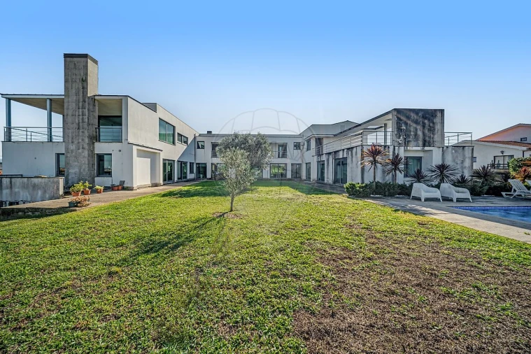 Moradia T5 para Venda em Fermentelos Foto 30