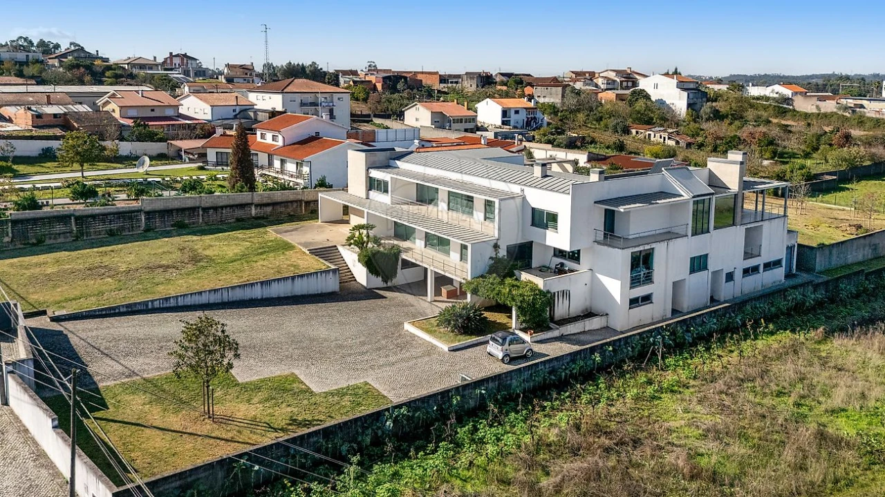 Moradia T5 para Venda em Fermentelos Foto 24