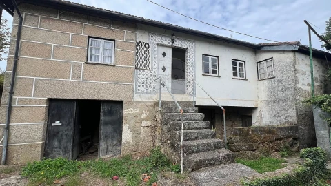 Moradia T3 para Venda em Arnoia