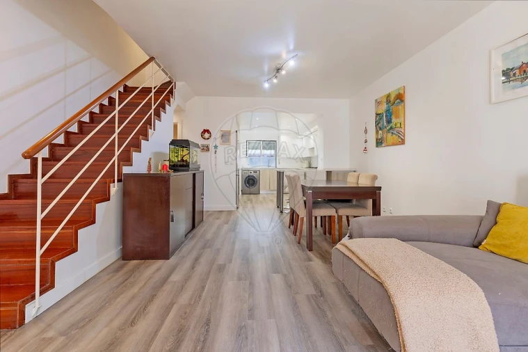 Moradia T3 para Venda em Charneca de Caparica e Sobreda Foto 1