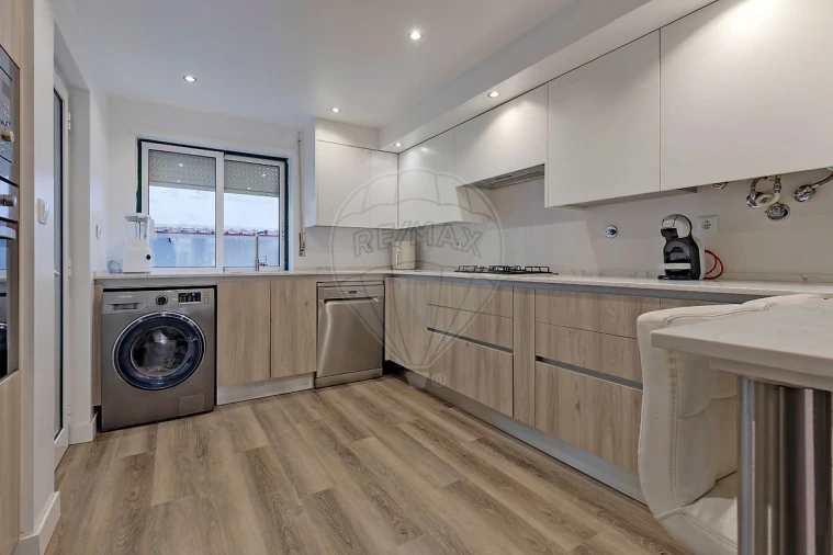 Moradia T3 para Venda em Charneca de Caparica e Sobreda Foto 3