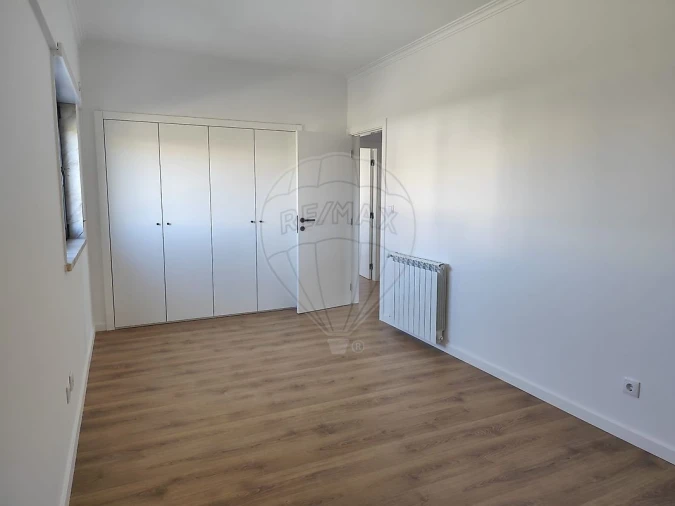 Apartamento T3 para Venda em Azambuja Foto 9