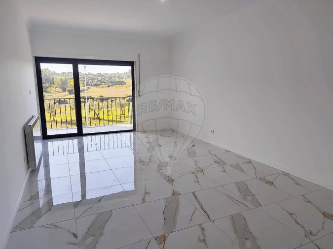 Apartamento T3 para Venda em Azambuja Foto 3