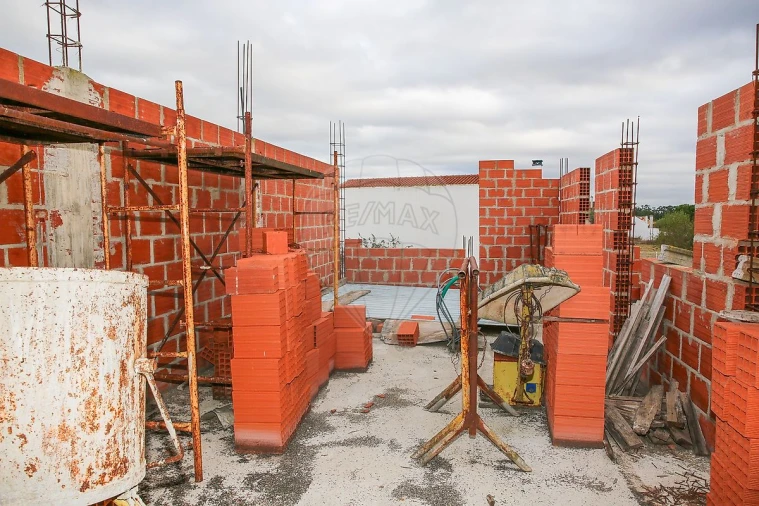 Moradia T3 para Venda em Aveiras de Cima Foto 18