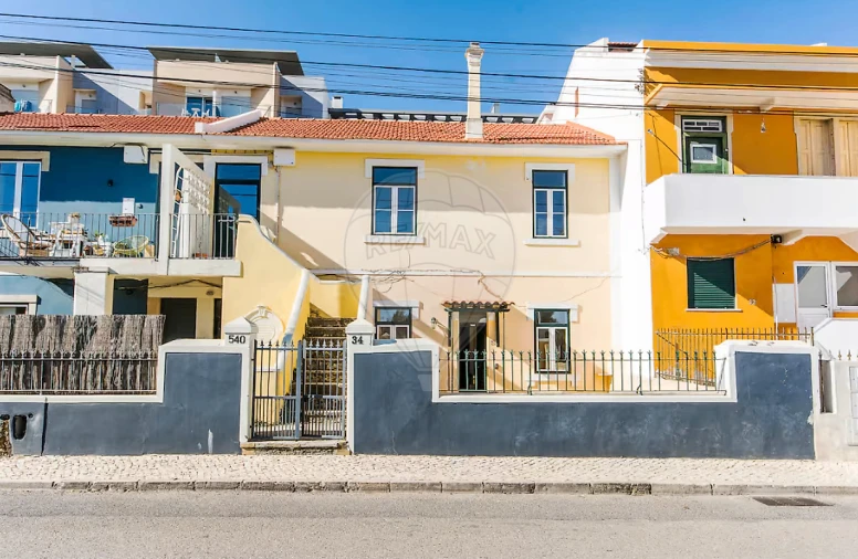 Prédio para Venda em Carcavelos e Parede