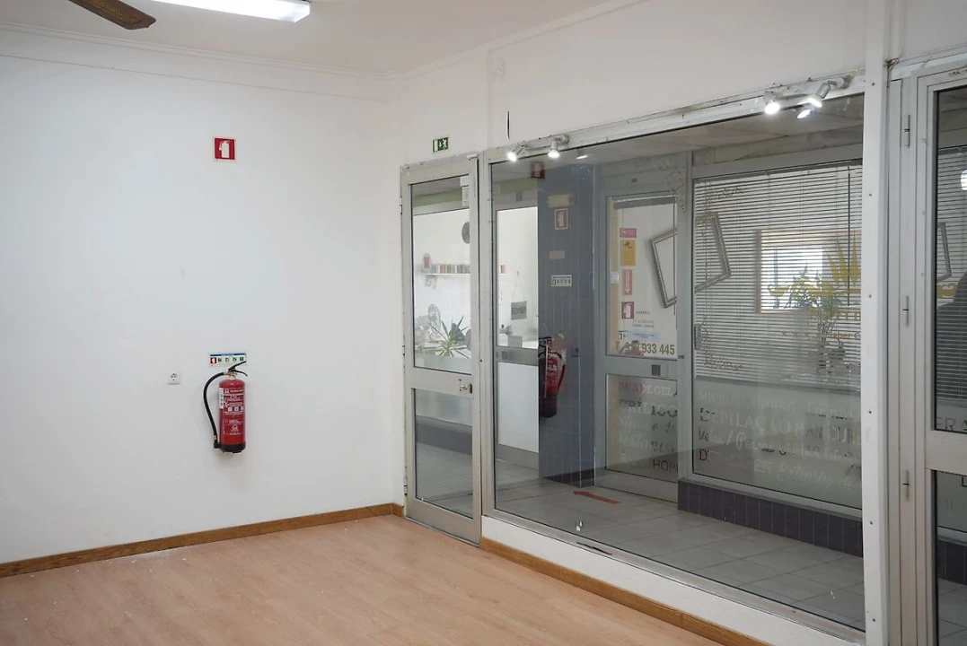 Loja para Venda em Laranjeiro e Feijó Foto 11