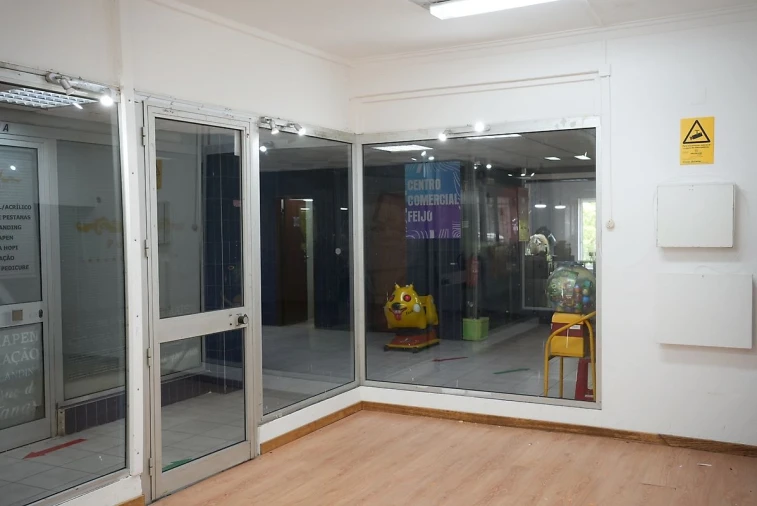 Loja para Venda em Laranjeiro e Feijó Foto 16