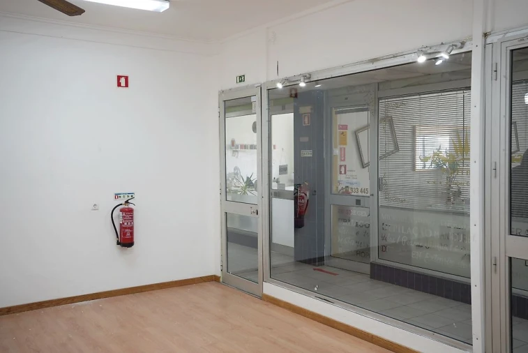 Loja para Venda em Laranjeiro e Feijó Foto 11