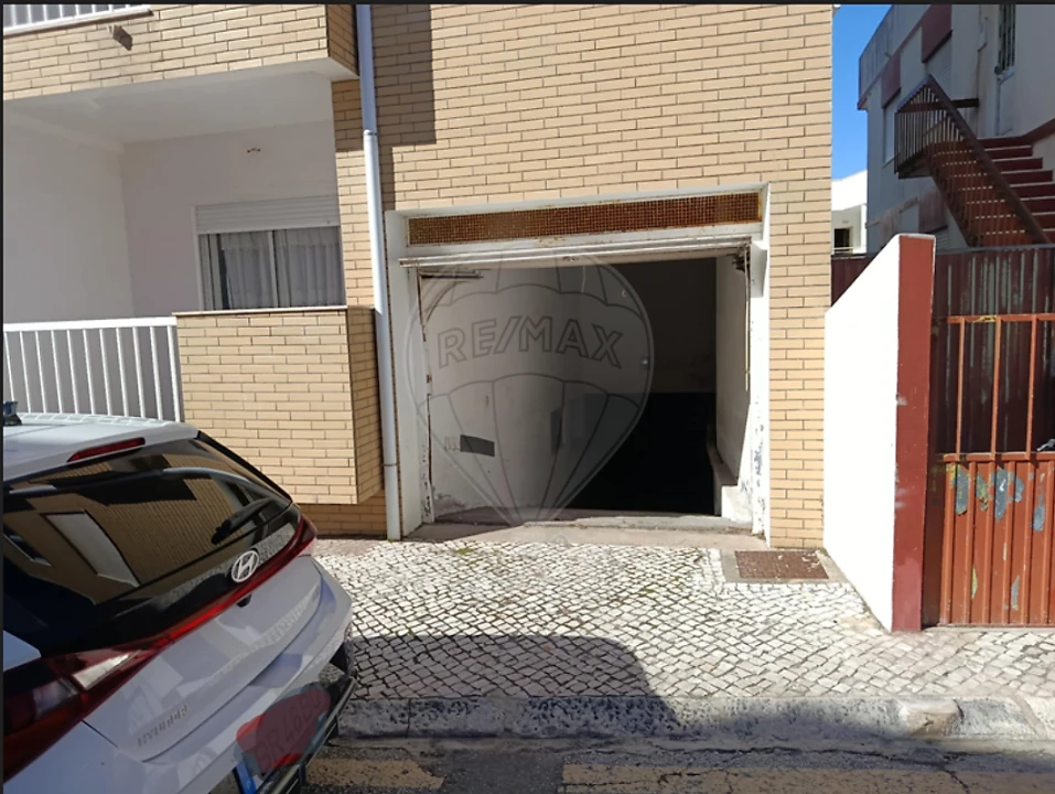 Garagem para Venda em Buarcos Foto 2