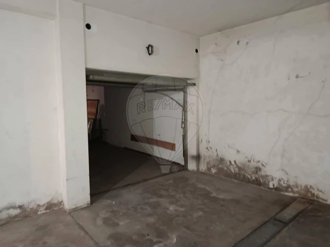 Garagem para Venda em Buarcos Foto 4