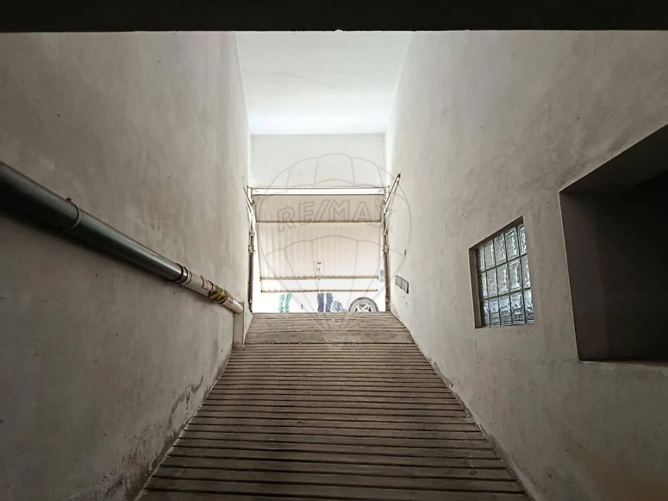 Garagem para Venda em Buarcos Foto 3