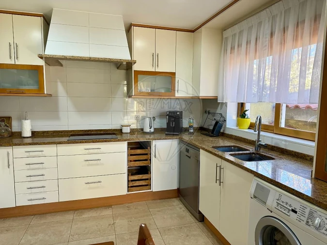 Moradia T5 para Venda em Algueirão-Mem Martins Foto 11