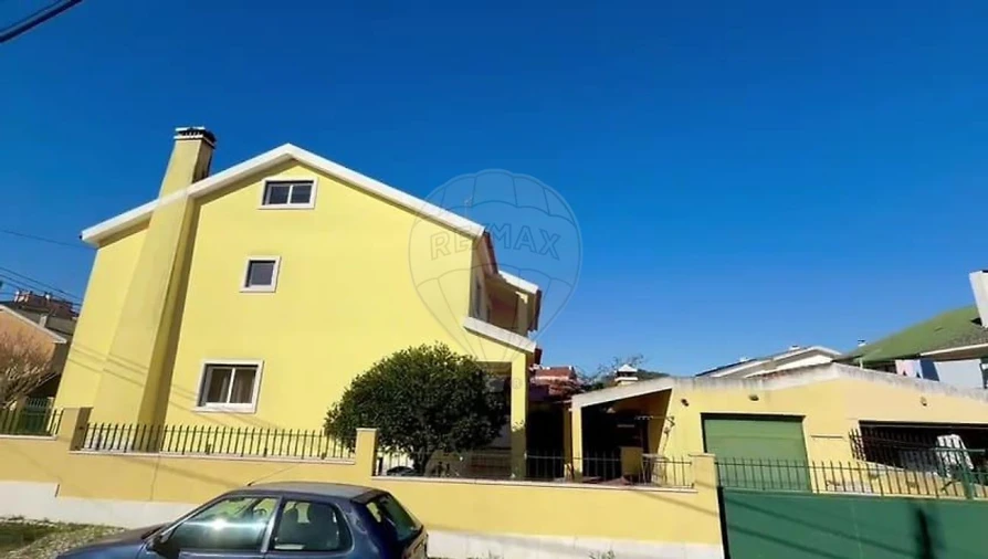 Moradia T5 para Venda em Algueirão-Mem Martins Foto 3